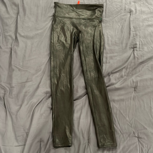 Spanx faux leather pants - Picture 2 of 6